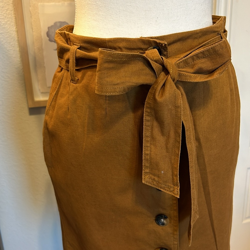 Boden Leonora Blended Linen Belted Front Button A-Line Skirt, Size 2P - Picture 3 of 13